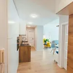 2br Awarded For Renovation & Design Appartement
